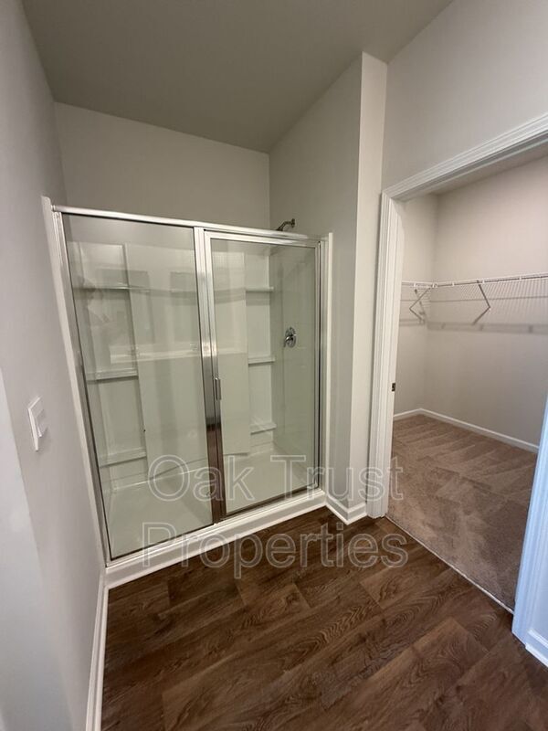 Building Photo - 600 Ladywood Dr