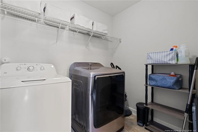 Building Photo - 65 Pedley Pl