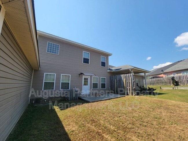 Building Photo - 420 Bowen Falls