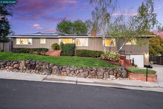 Building Photo - 102 Hillcrest Dr