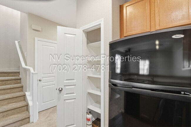 Building Photo - Henderson!!! Community: Cadence!! 4 Bedrooms!!! Bed & Full bath downstairs!! Loft/computer area u...