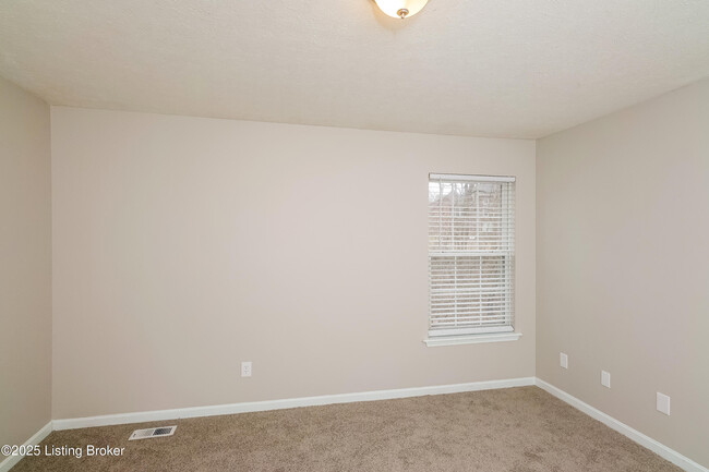 Building Photo - 6526 Bridle View Cir