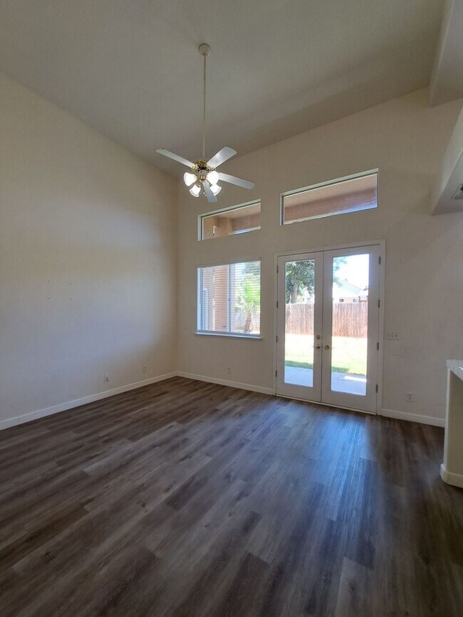 Building Photo - Comfortable Living in a Pet-Friendly Home ...
