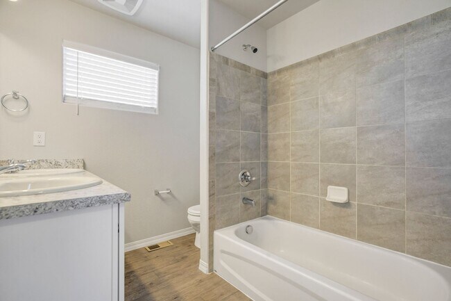 Building Photo - Modern 3bd Home Near Peterson AFB on Power...