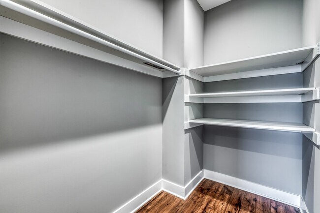 Building Photo - 330 Cambridge St