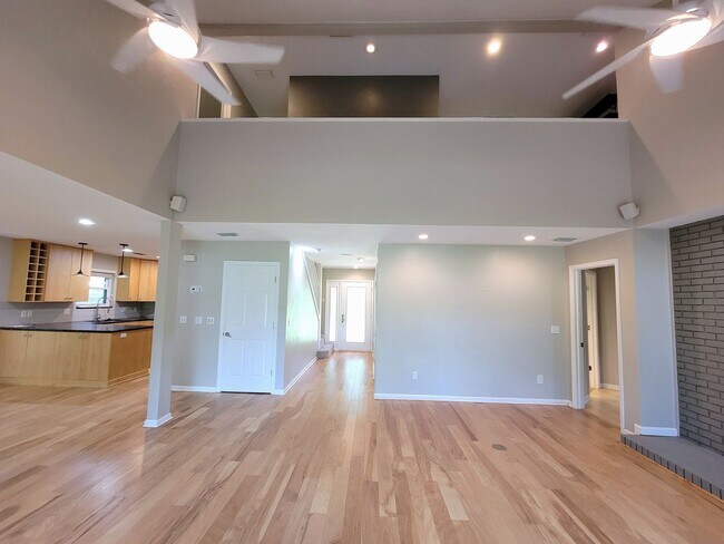 Building Photo - 4 bedroom house for rent on Killearn Estat...