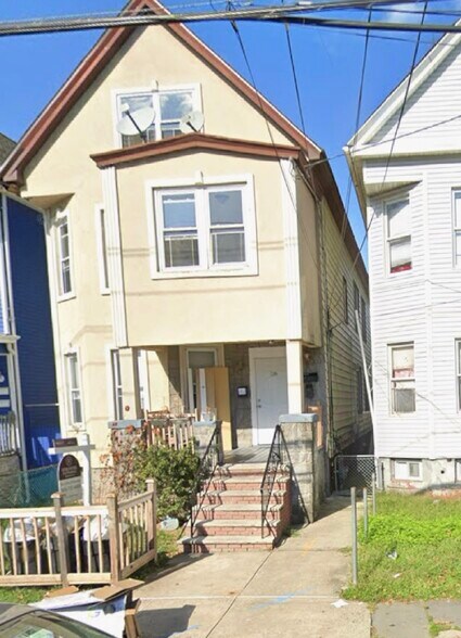 Building Photo - 1057 Lafayette St