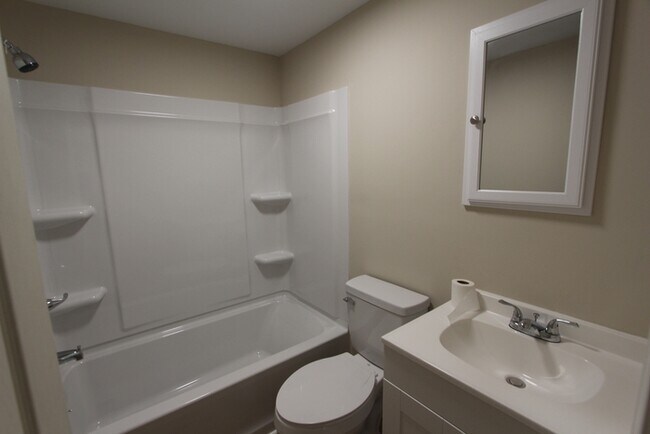 Building Photo - 3915 Foster Dr