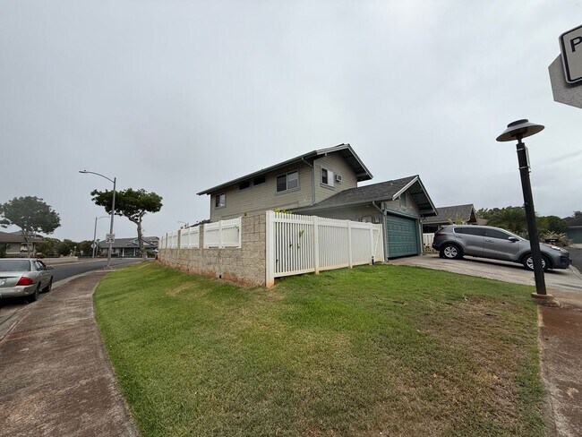 Building Photo - 94-1098-1098 Awalua St