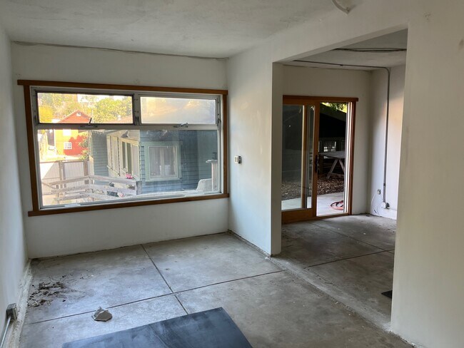 Studio/Home Office - 2309 Echo Park Ave