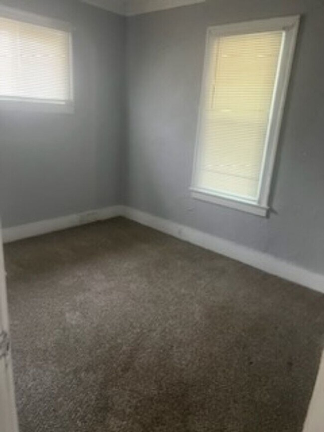 Building Photo - 3BR Home in Detroit