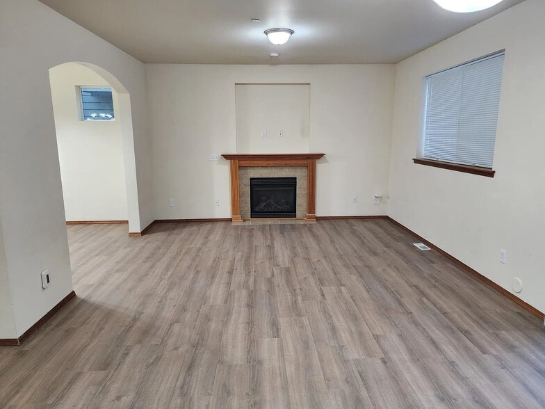 Building Photo - 12514 28th Ave W