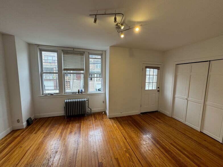 Building Photo - 31A 64th St