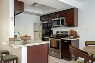 Building Photo - Haven Lake Oswego