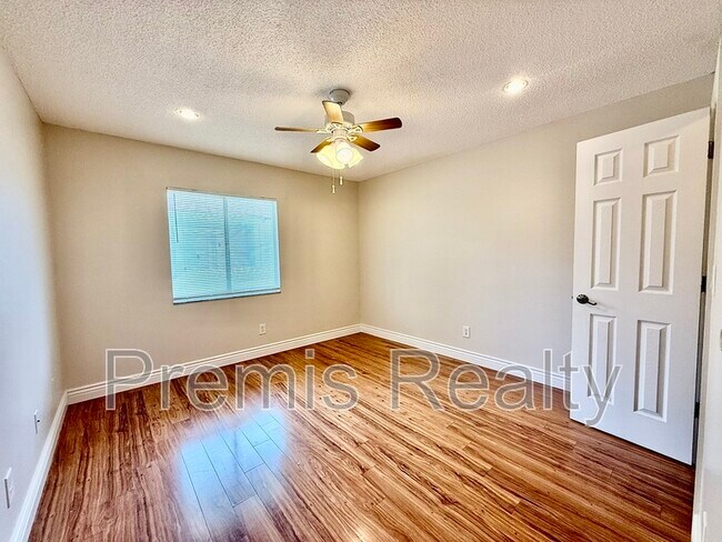 Building Photo - 2941 Bough Ave