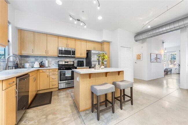 Building Photo - 210 N Spurgeon St