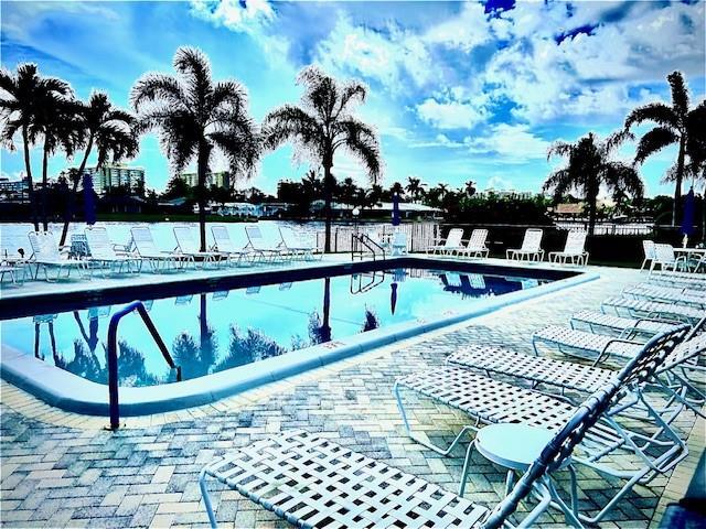 Building Photo - 6435 Bay Club Dr