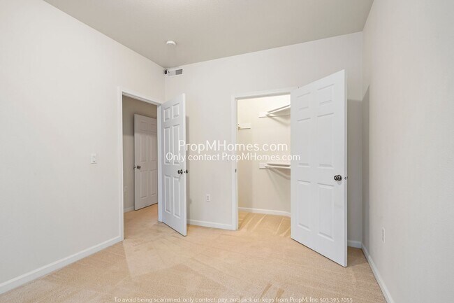 Building Photo - Wonderful Three Bedroom Condo at The Summe...