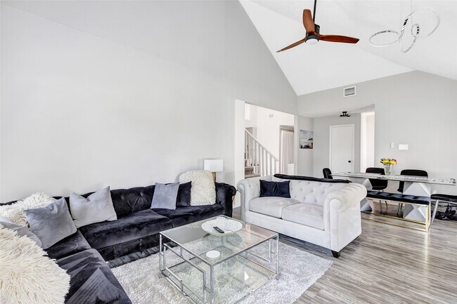 Building Photo - 19011 Sandia Pines Dr