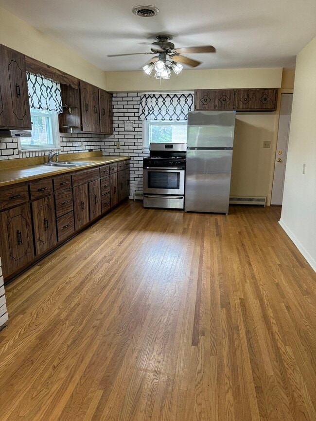 Building Photo - 1807 Oakland Ave