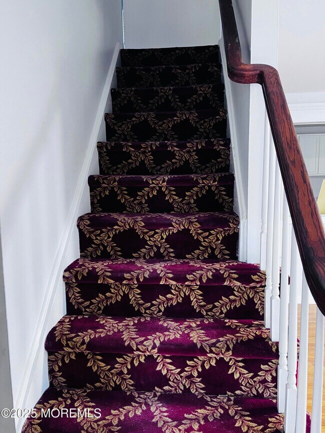 Building Photo - 891 Raleigh Dr