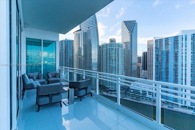 Building Photo - 900 Brickell Key Blvd