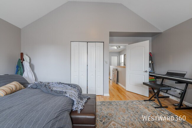 Building Photo - 1438 W Cortez St