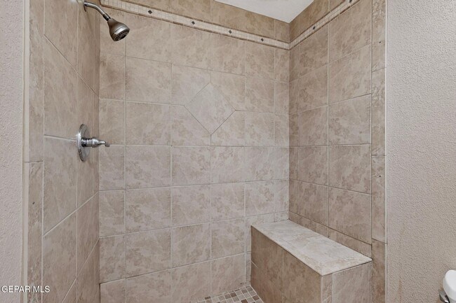 Building Photo - 7419 Mission Viejo Dr