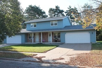 Building Photo - Southside Duplex on a Quiet Residential Street