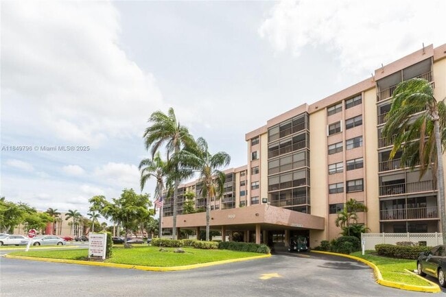 Building Photo - 2 bedroom in Miami FL 33179