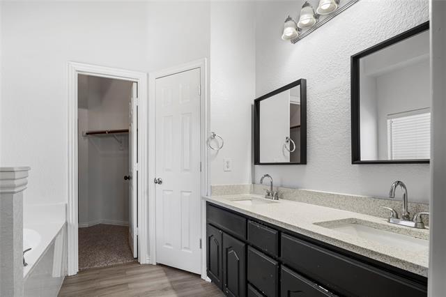 Building Photo - 2000 Webb Dr