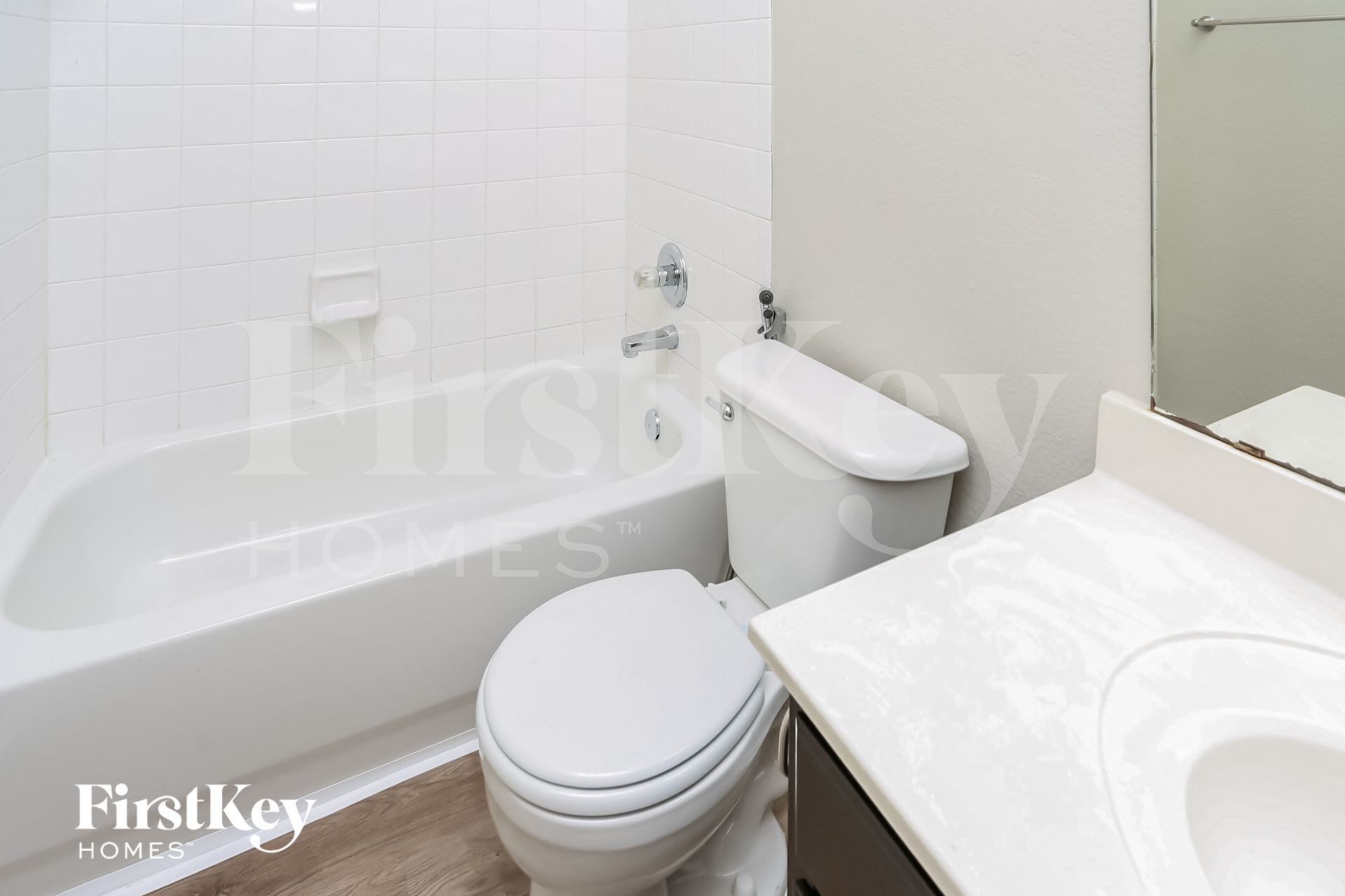 Building Photo - 10141 Chapel Ridge Dr