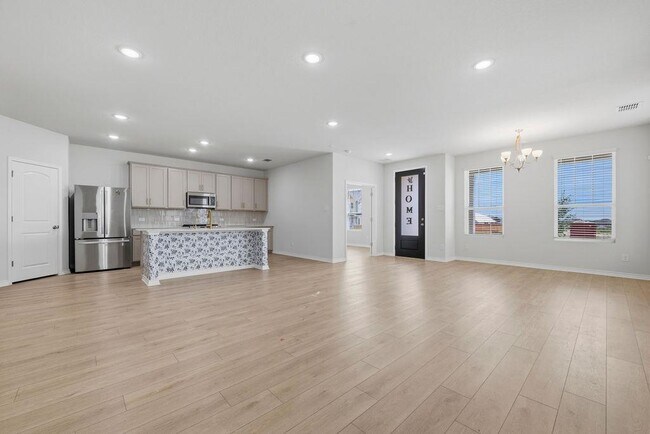Building Photo - 245 Leeland Dr