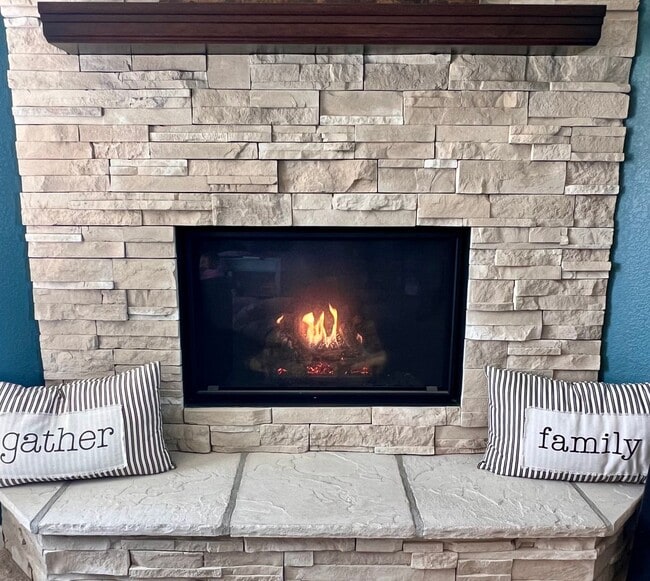 Building Photo - Menomonee Falls Single Family Home for Rent!