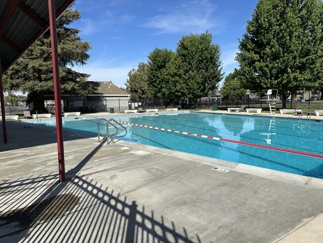 Building Photo - Stockton 2 Bedroom 1 Bathroom Condo