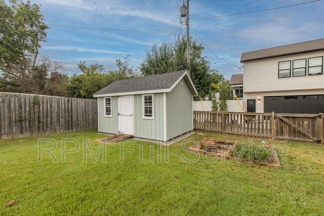 Building Photo - 2602 Acklen Ave