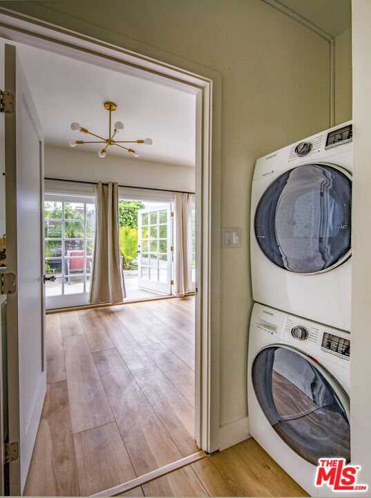 Building Photo - 807 N Stanley Ave