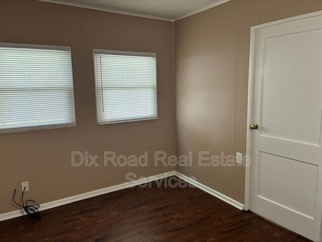 Building Photo - 1003 Sorg Pl