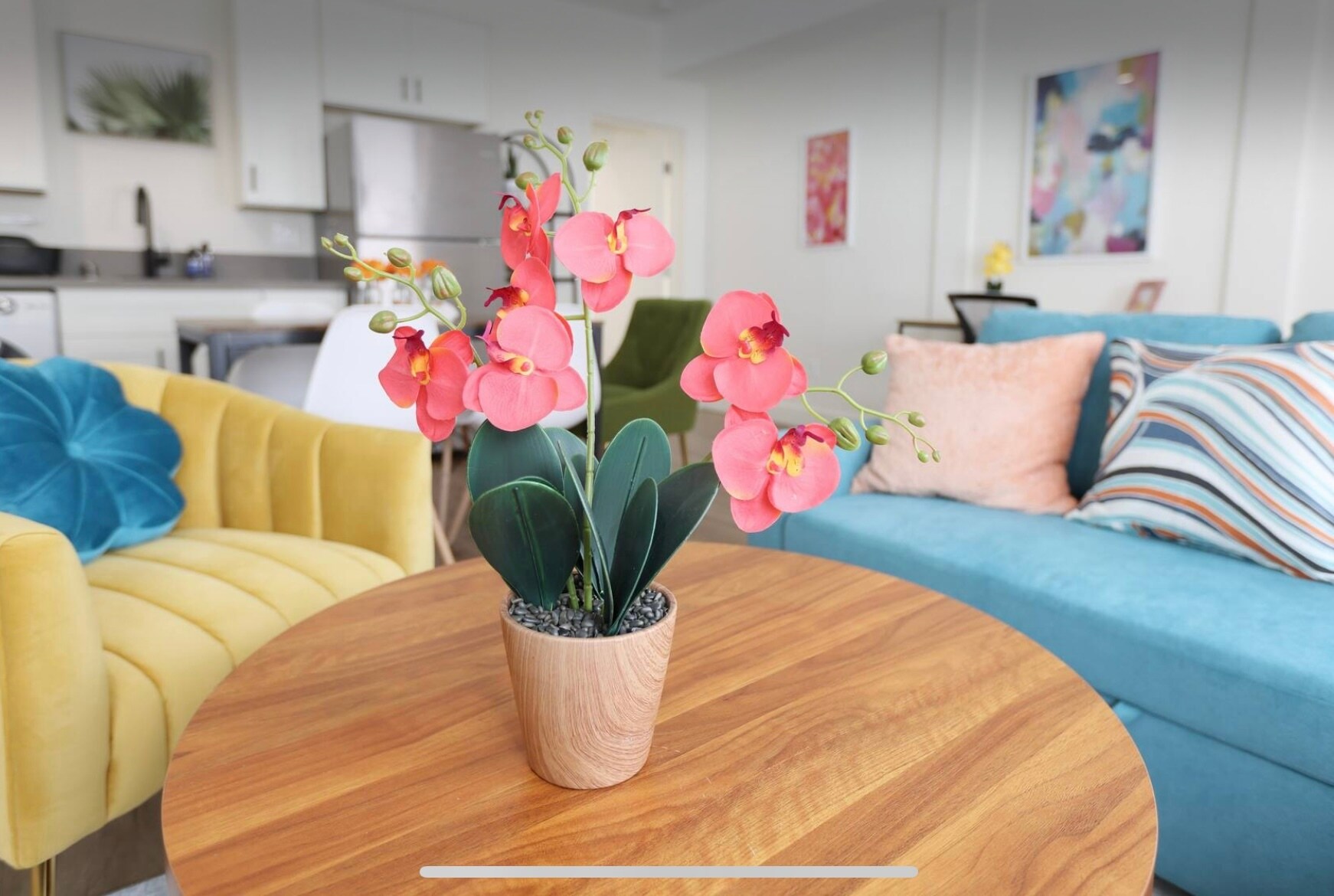 Building Photo - 2806 S Palm Grove Ave