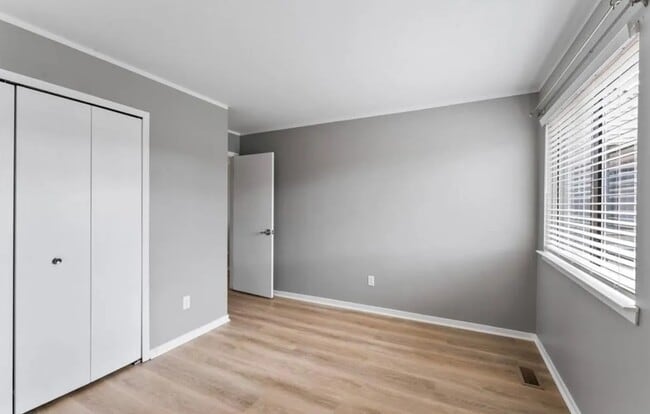 Building Photo - 708 Preston Ct