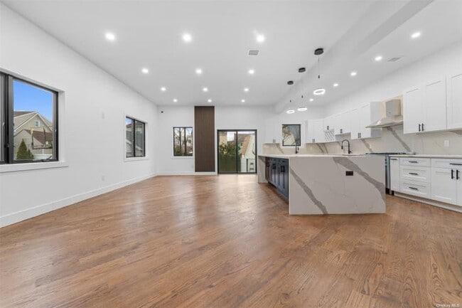 Building Photo - 357 Hamilton Ave