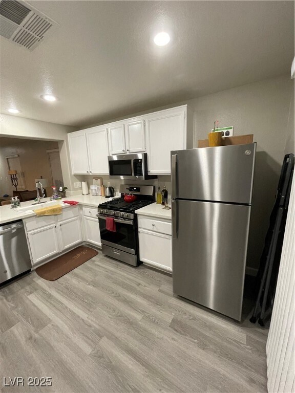 Building Photo - 2050 Towering Pines St