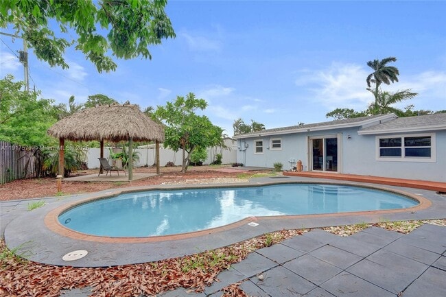 Primary Photo - 2281 SW 15th St