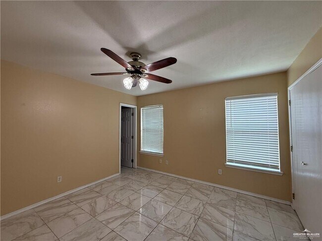 Building Photo - 3016 Nickel Ave