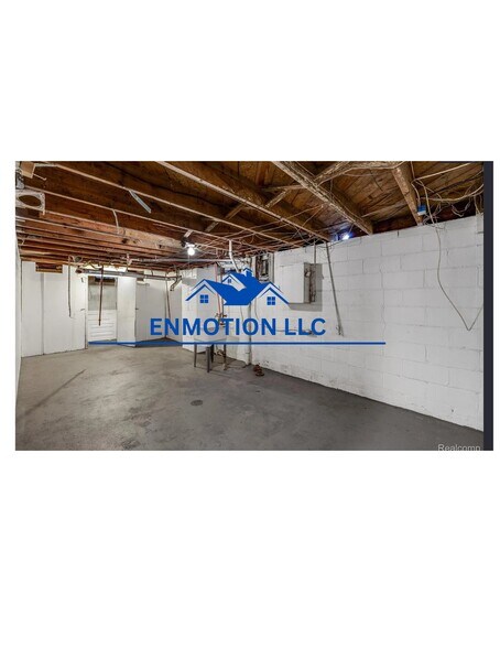 Building Photo - 16446 E State Fair Ave