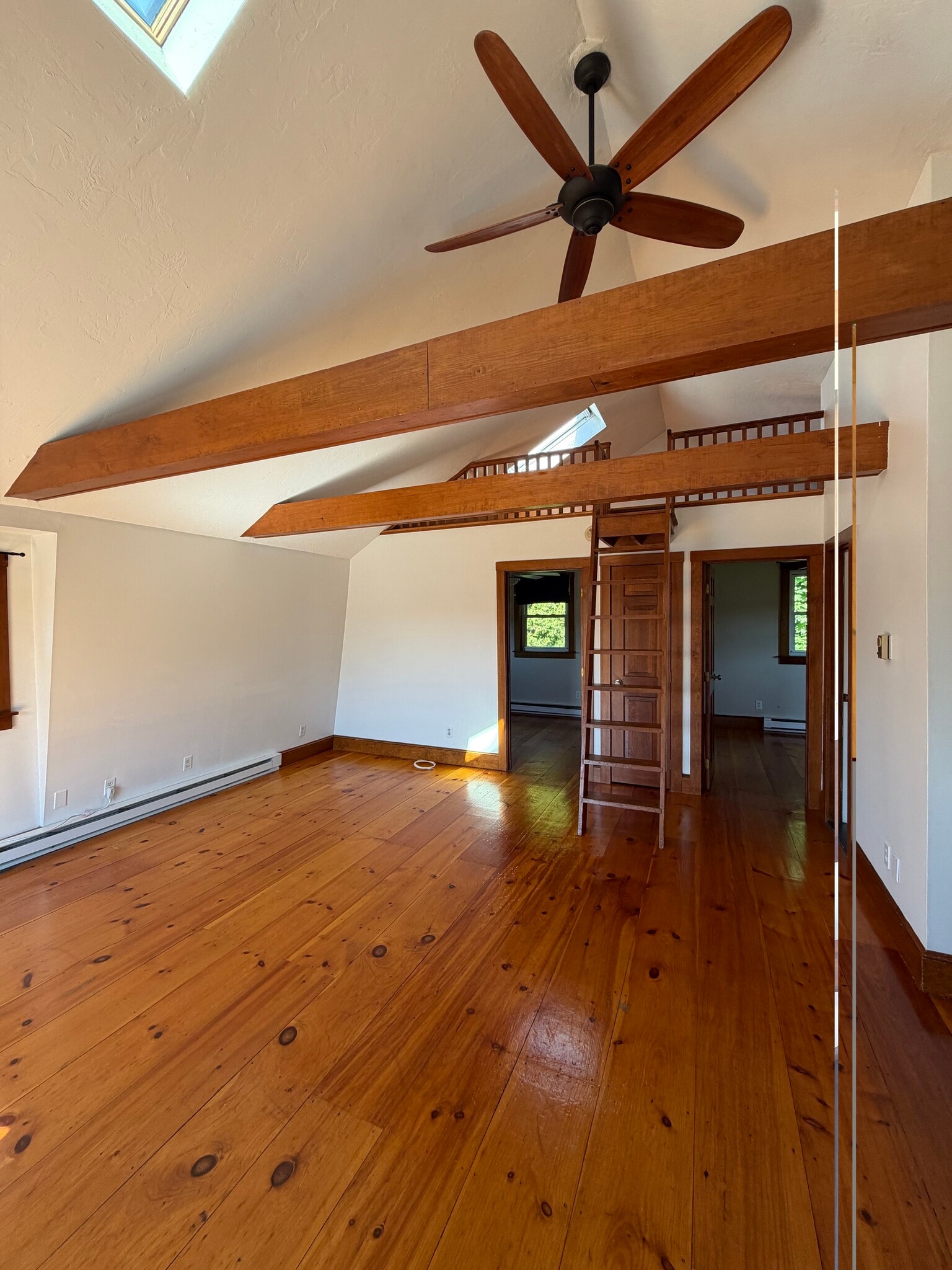 Living room - 134 Ridgewood Rd