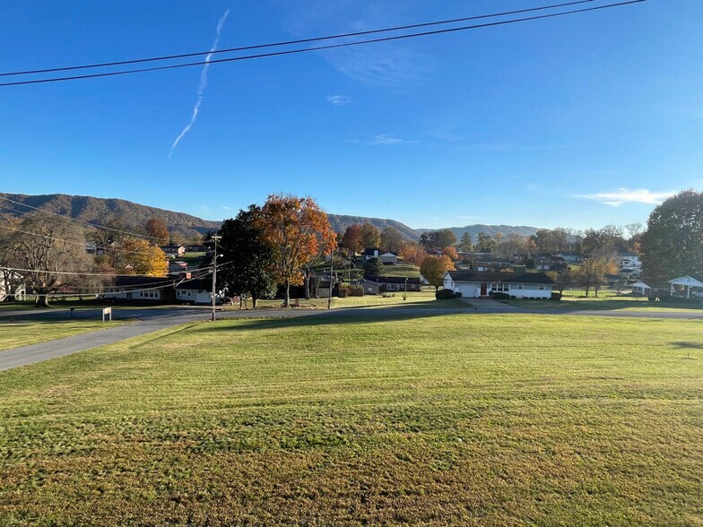 Building Photo - 539 E Morgan St