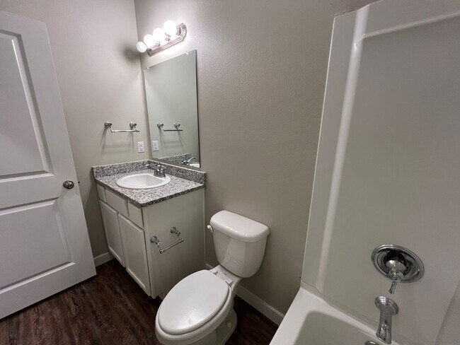 Building Photo - Stylish and Modern 3-Bedroom Duplex for Re...