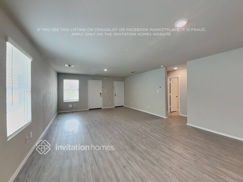 Building Photo - 5719 Leon Pl