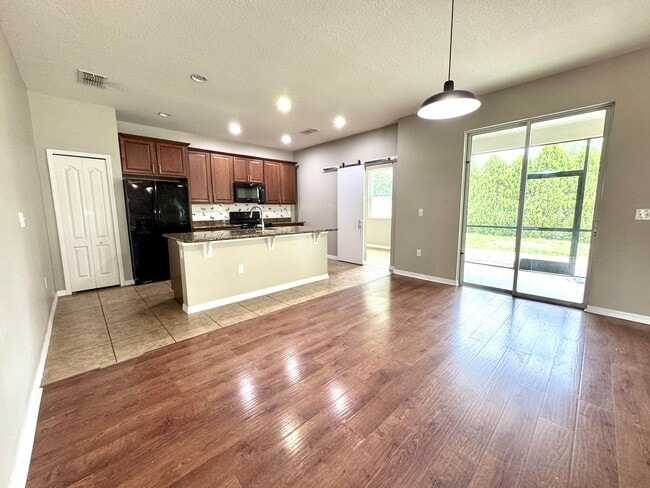 Building Photo - Lake Elsie Reserve 4/2 with Flex Room!